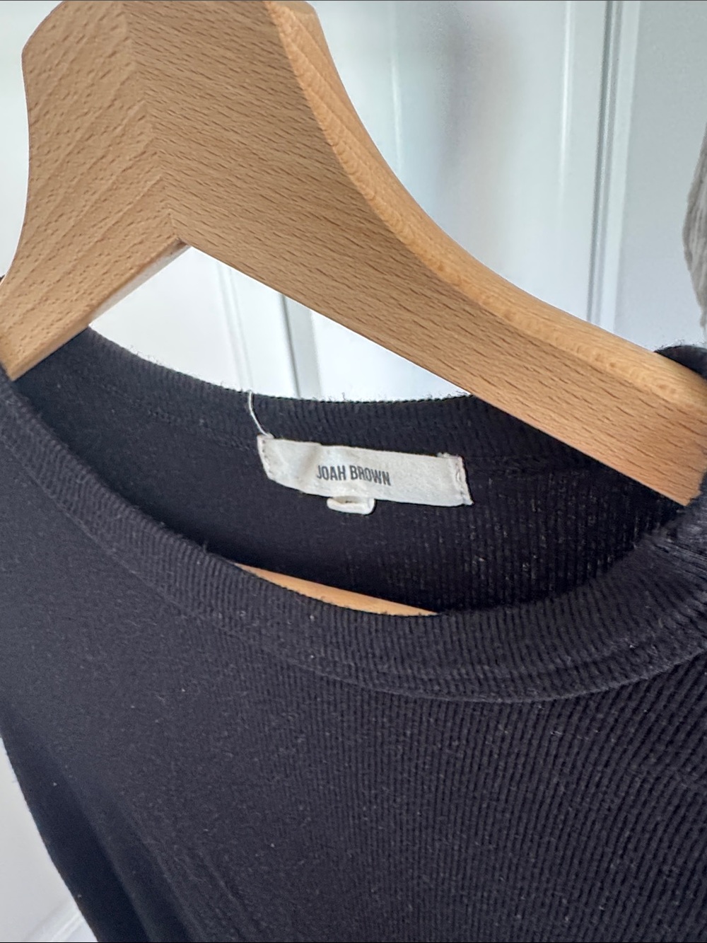 Joah Brown Black Ribbed Crewneck T-Shirt Size M/L Good Condition - Picture 2 of 2